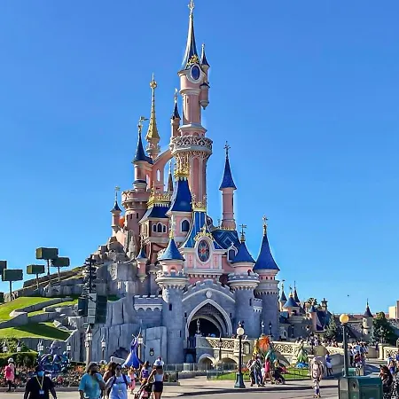 Apartment Disneyland Minimalist Lifestyle - 5 Pax *