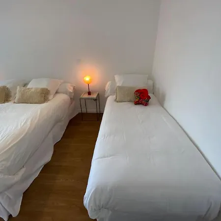 Disneyland Minimalist Lifestyle - 5 Pax Apartment
