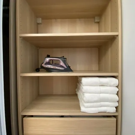 Disneyland Minimalist Lifestyle - 5 Pax *